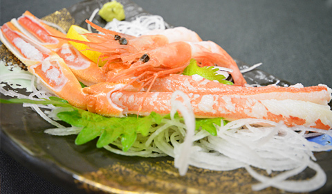 カニとエビの刺身